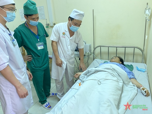 Bệnh viện Quân y 7 (Quân khu 3) mổ cắt khối u hạ vị nặng 5kg cho bệnh nhân nữ